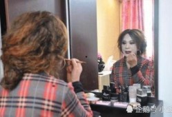 红大爷男扮女装视频无删减,一场跨越性别的时尚秀
